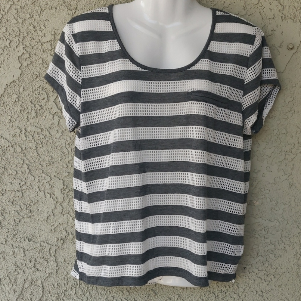 Converse perforated gray/ white pocketed top